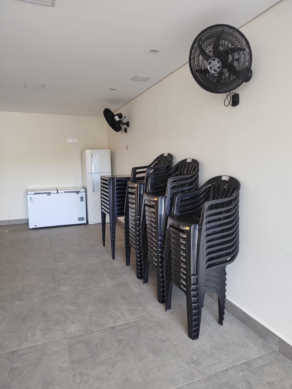 Mesas, Cadeiras e Freezers